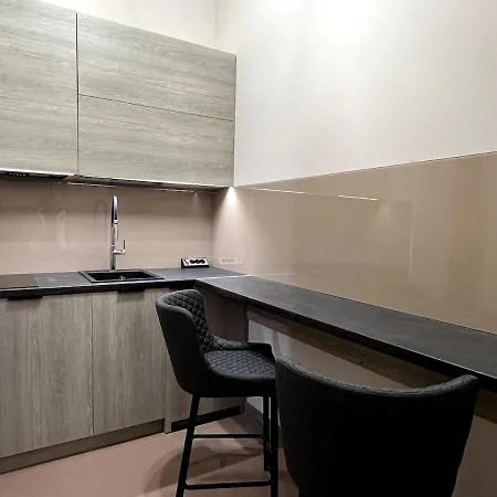 біля оперного театру Apartament *